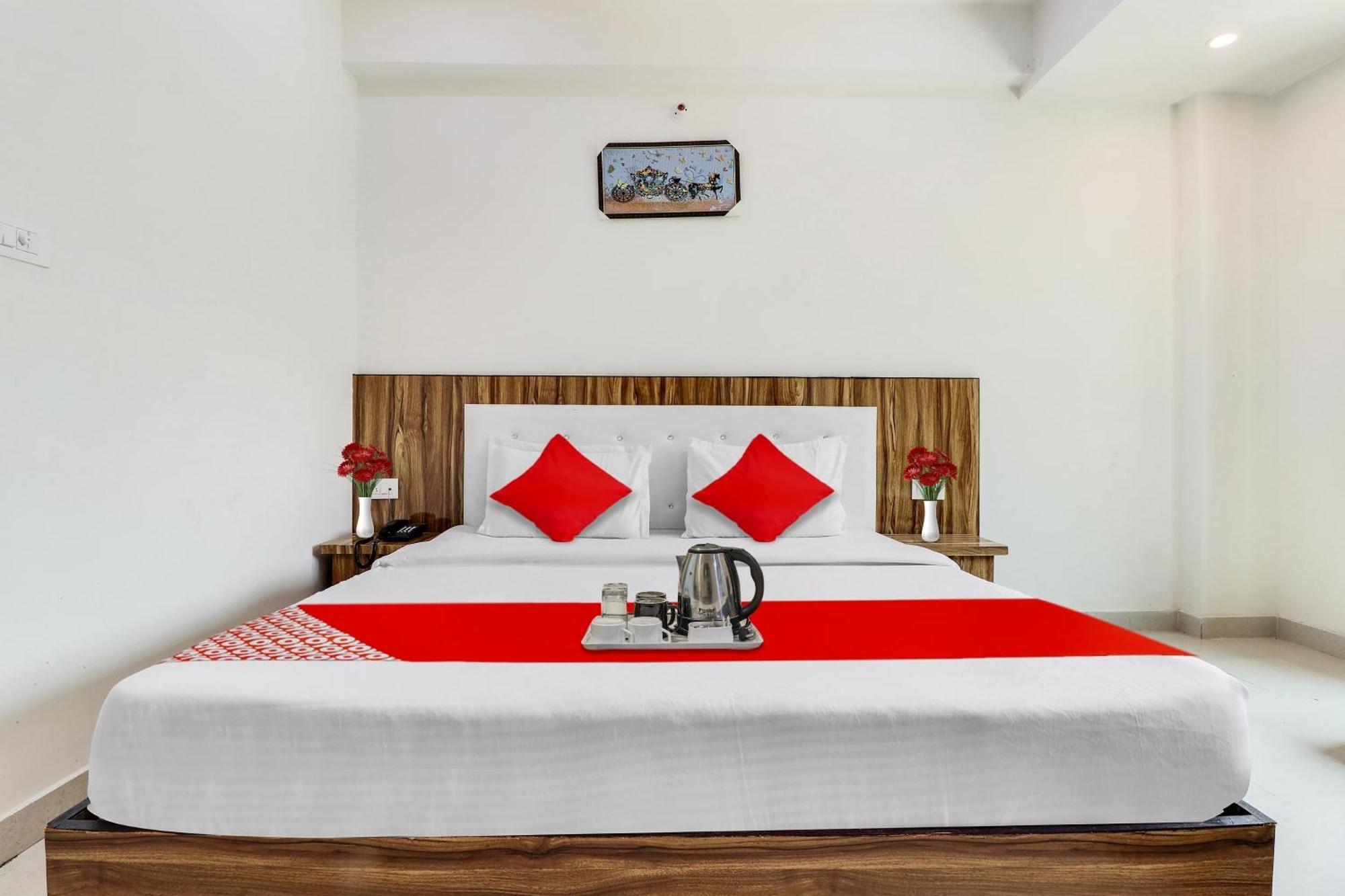 הרידוואר Hotel O La Plazo מראה חיצוני תמונה