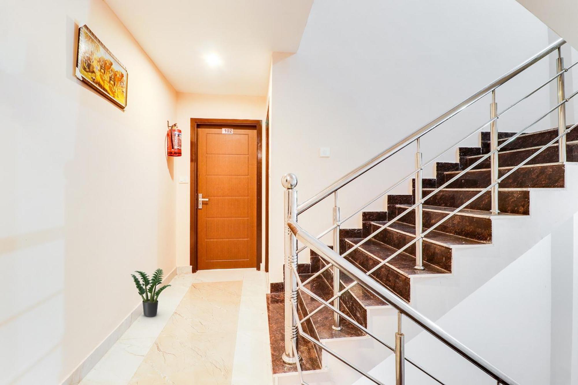 הרידוואר Hotel O La Plazo מראה חיצוני תמונה