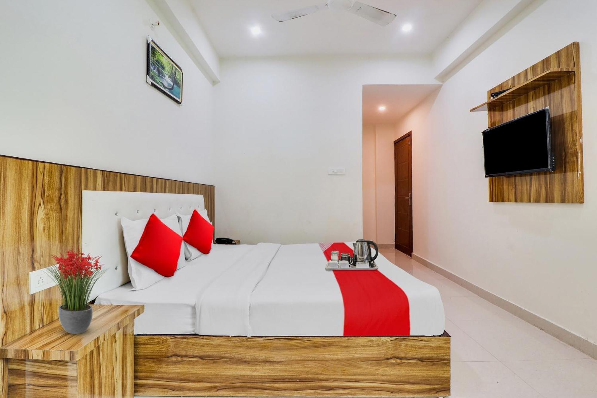 הרידוואר Hotel O La Plazo מראה חיצוני תמונה