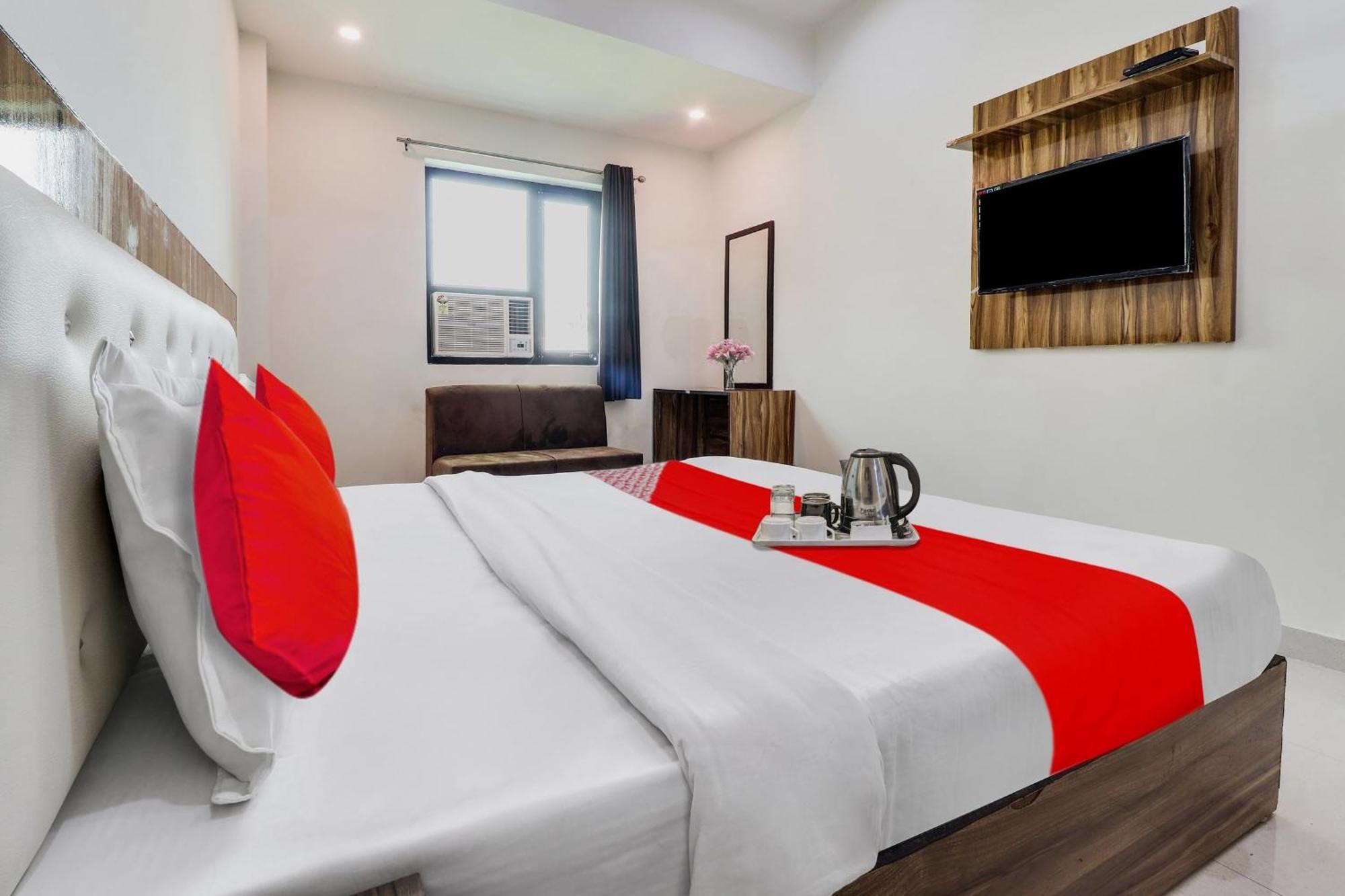 הרידוואר Hotel O La Plazo מראה חיצוני תמונה