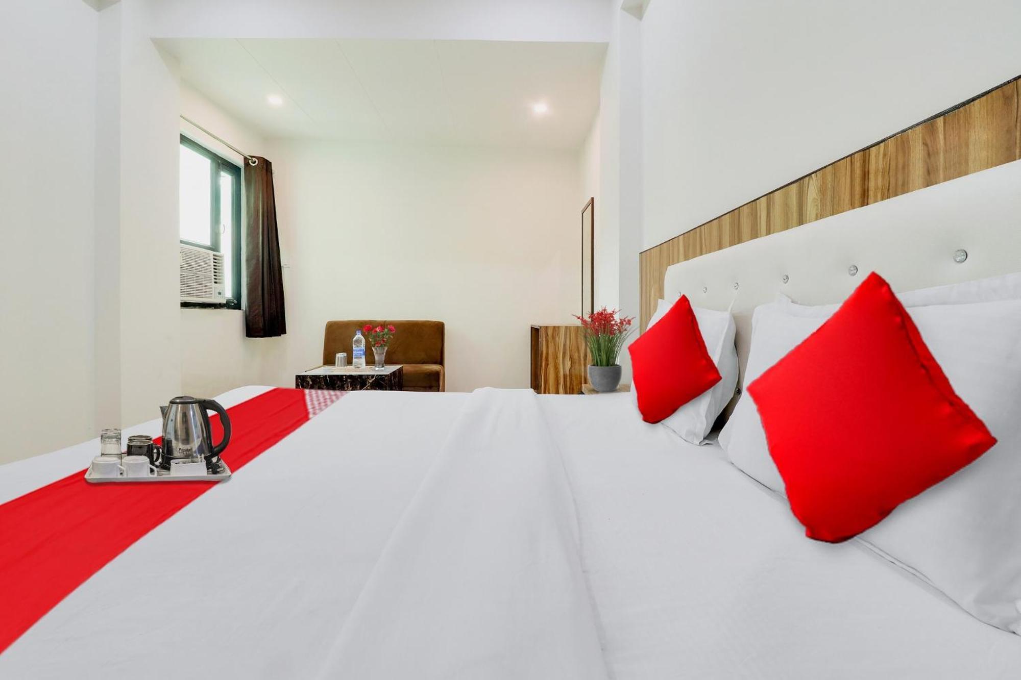 הרידוואר Hotel O La Plazo מראה חיצוני תמונה
