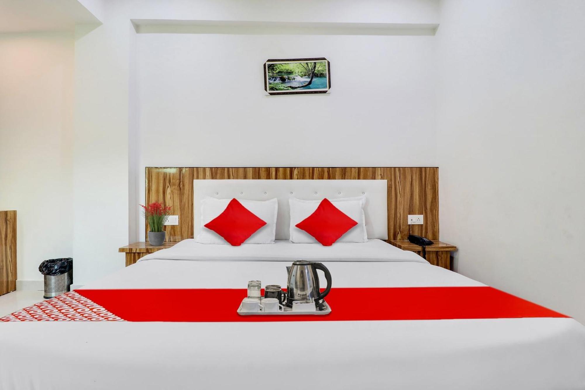הרידוואר Hotel O La Plazo מראה חיצוני תמונה