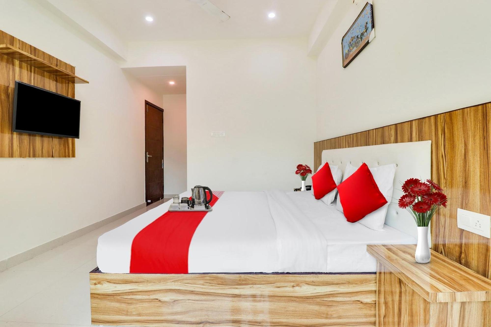 הרידוואר Hotel O La Plazo מראה חיצוני תמונה