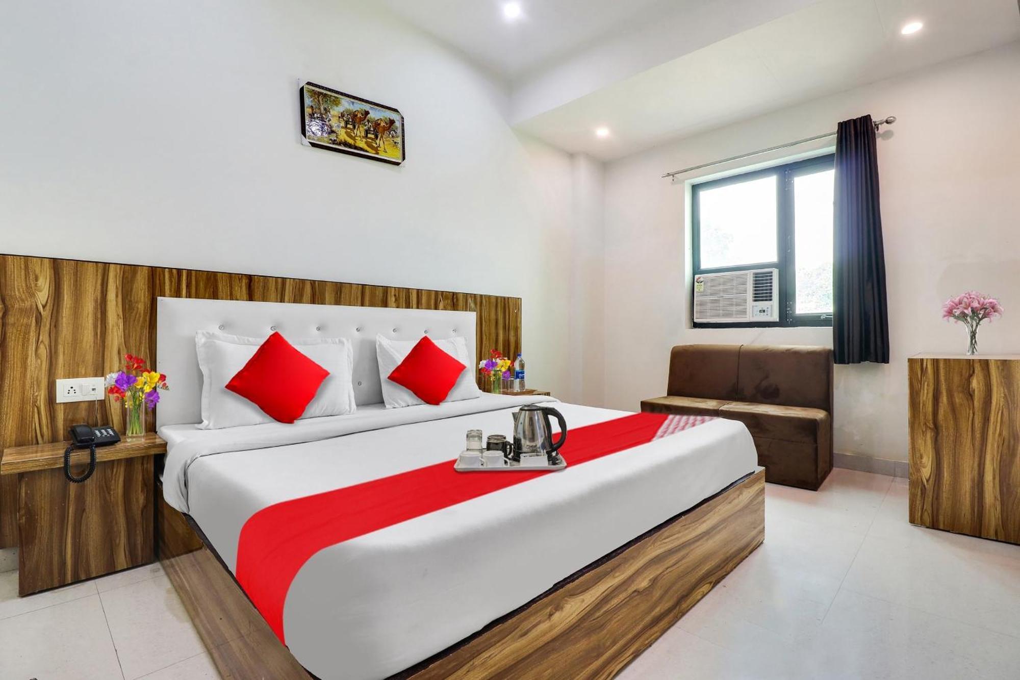 הרידוואר Hotel O La Plazo מראה חיצוני תמונה