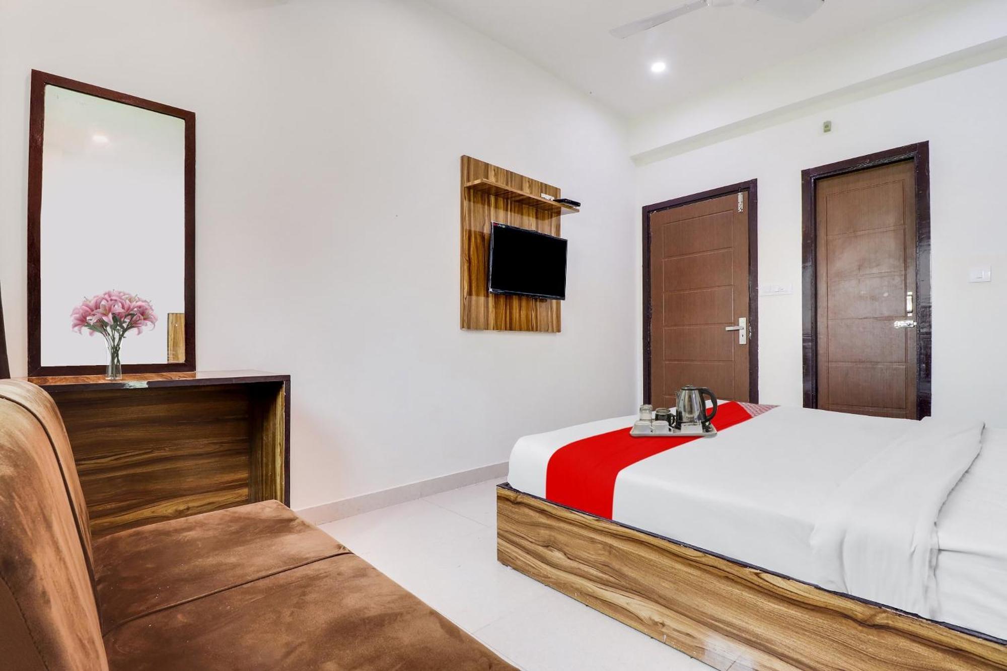 הרידוואר Hotel O La Plazo מראה חיצוני תמונה