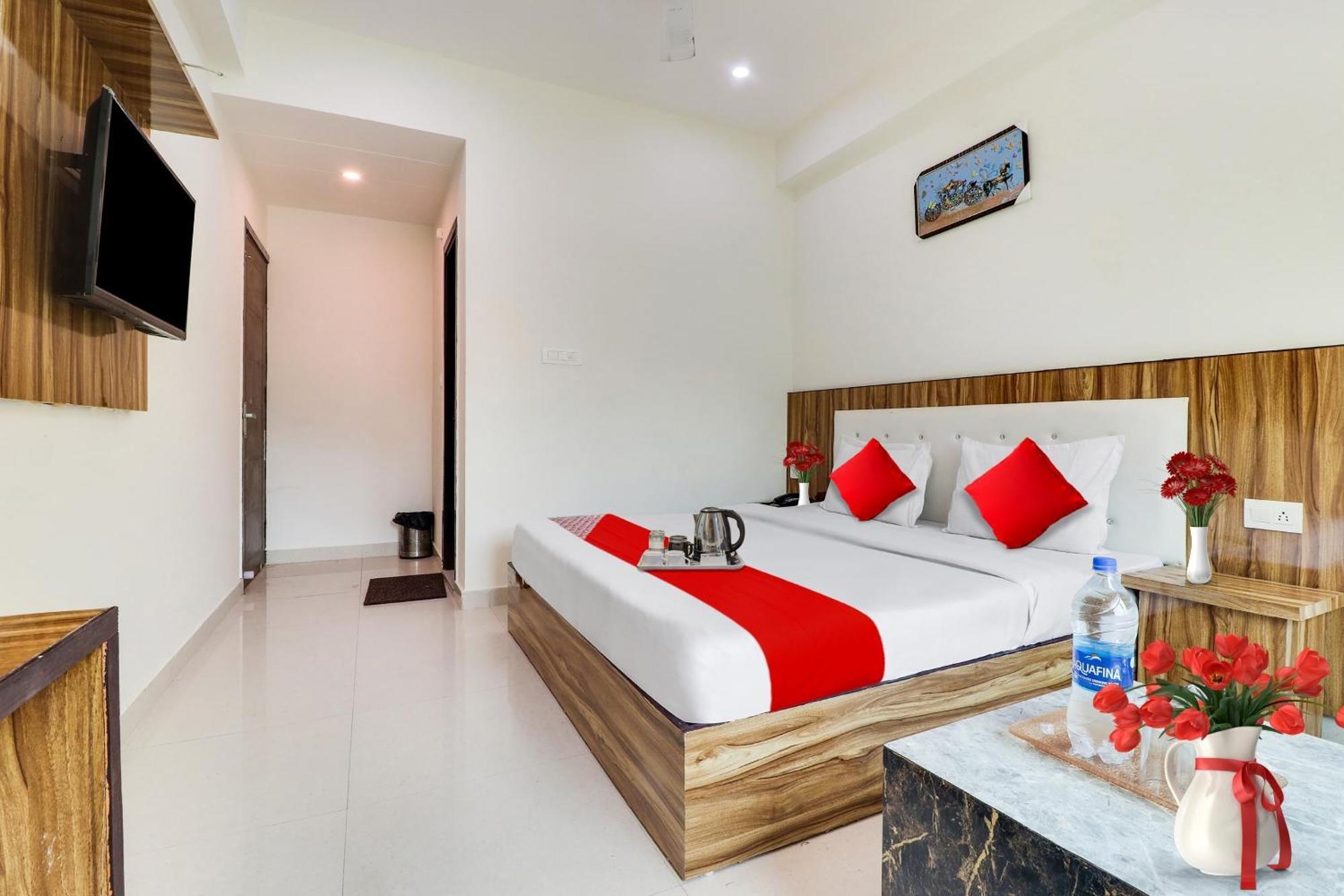 הרידוואר Hotel O La Plazo מראה חיצוני תמונה